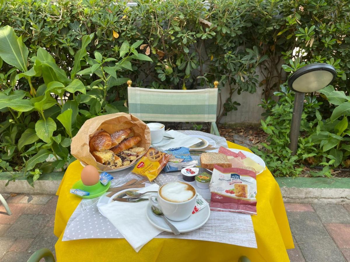 Hotel Montebello Riccione Eksteriør bilde
